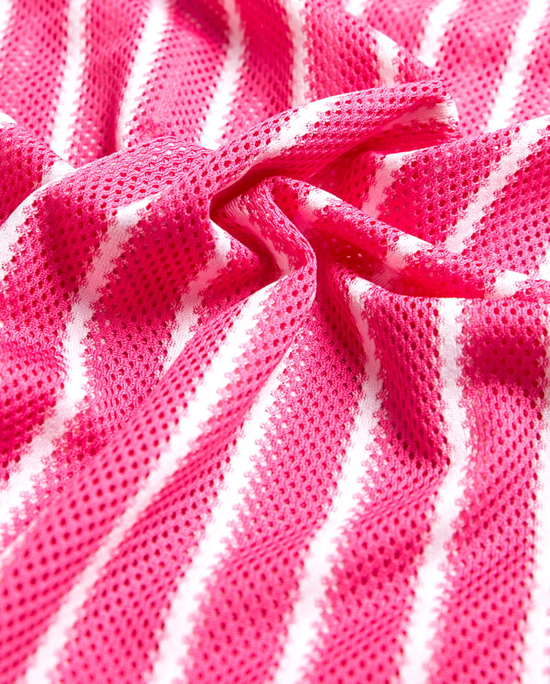 Inbhuanaitheacht: cleachtais nuálacha i dtáirgeadh agus úsáid fabraicí cniotáilte