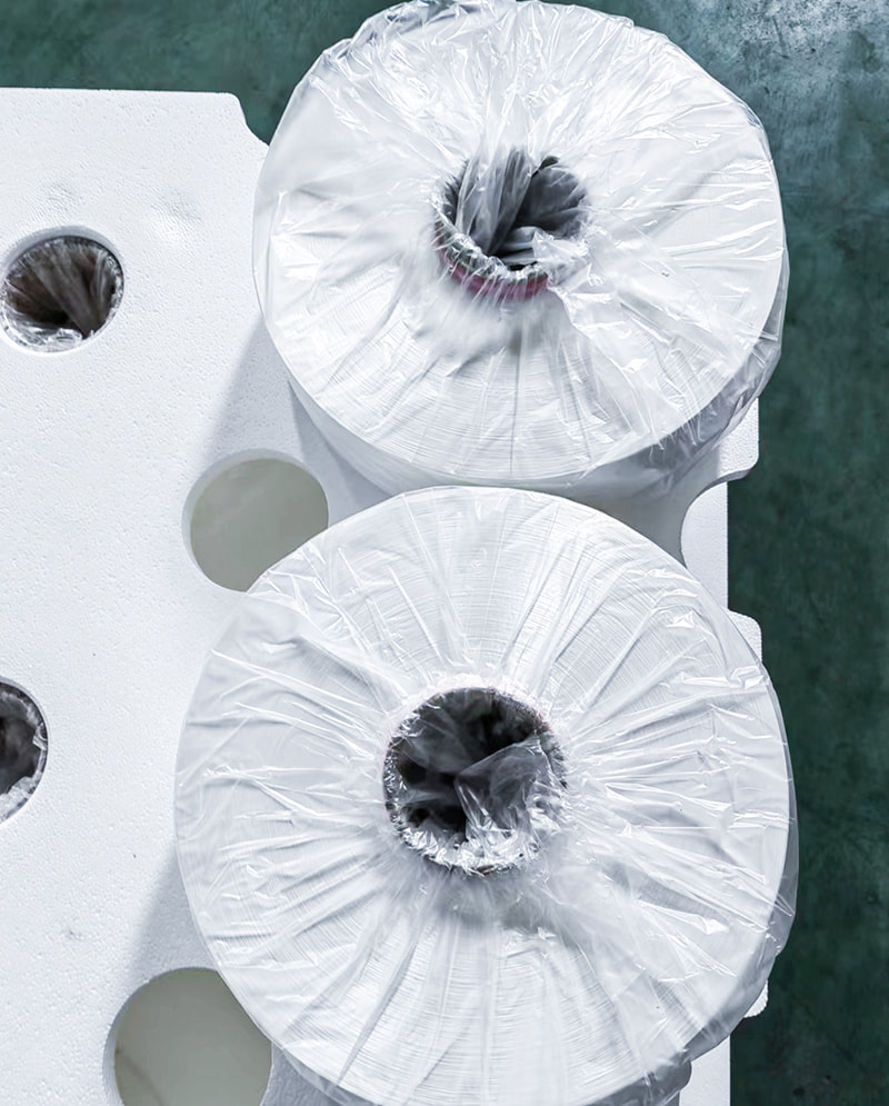 Tá roinnt buntáistí ag baint le POY athchúrsáilte a úsáid