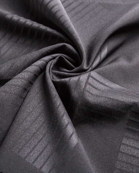 Cén ról atá ag an dlúth agus ag an inneach i struchtúr foriomlán fabraice fite?